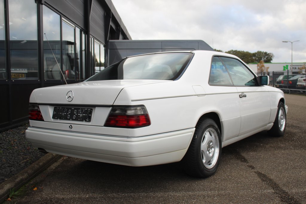 Mercedes-Benz 220 CE | 1993, foto 12