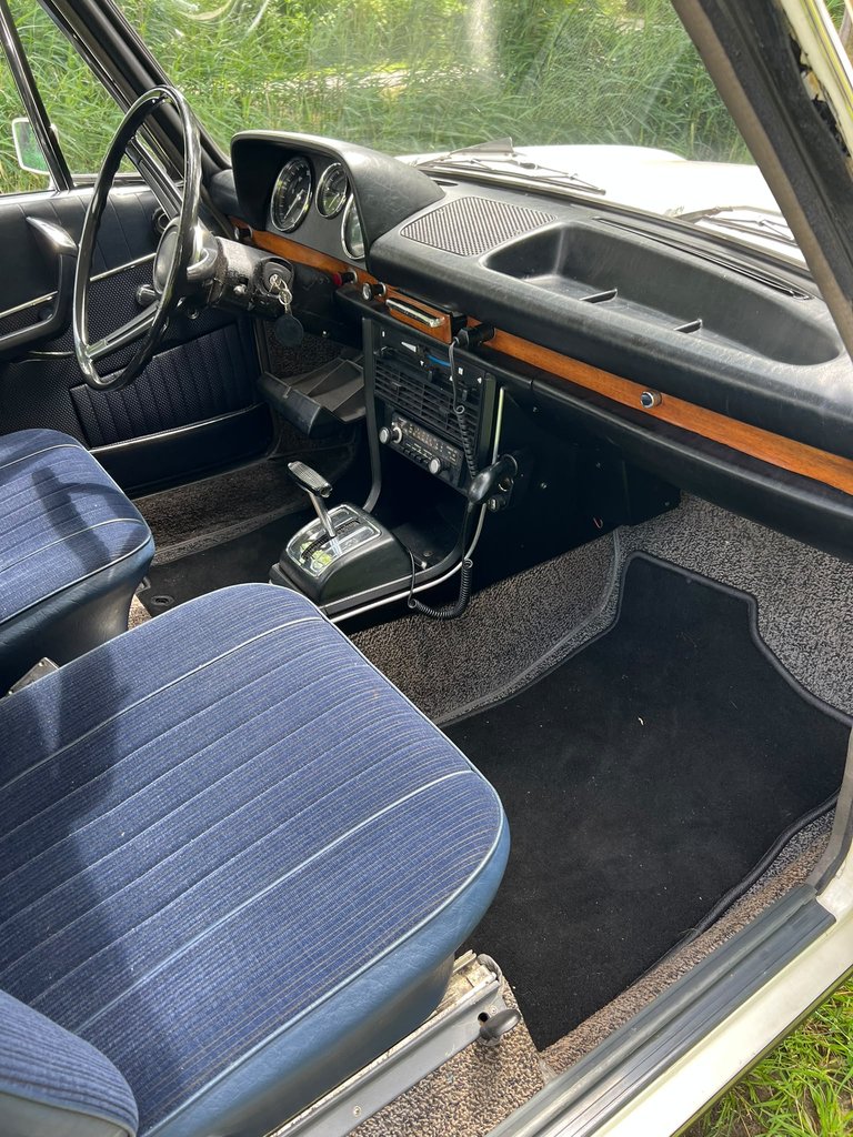 BMW 2000 Automatic, foto 2