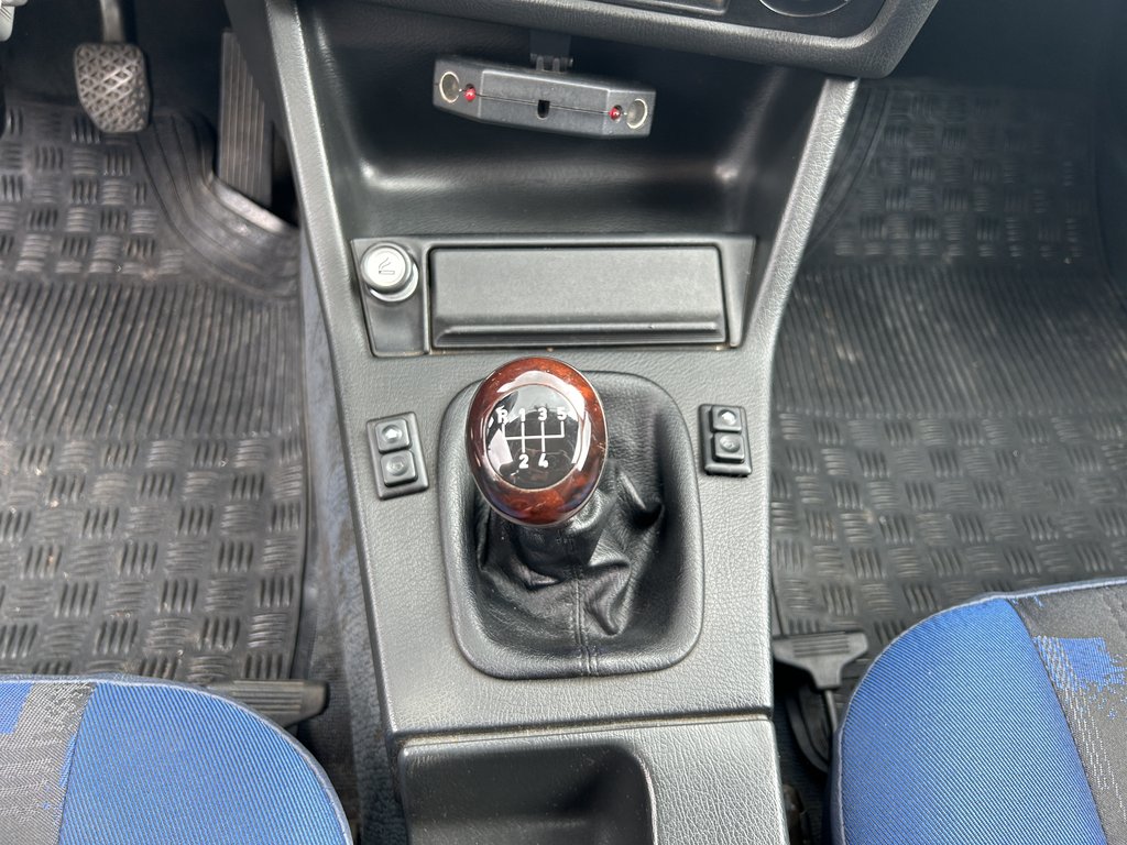 BMW 318i | 1988, foto 11