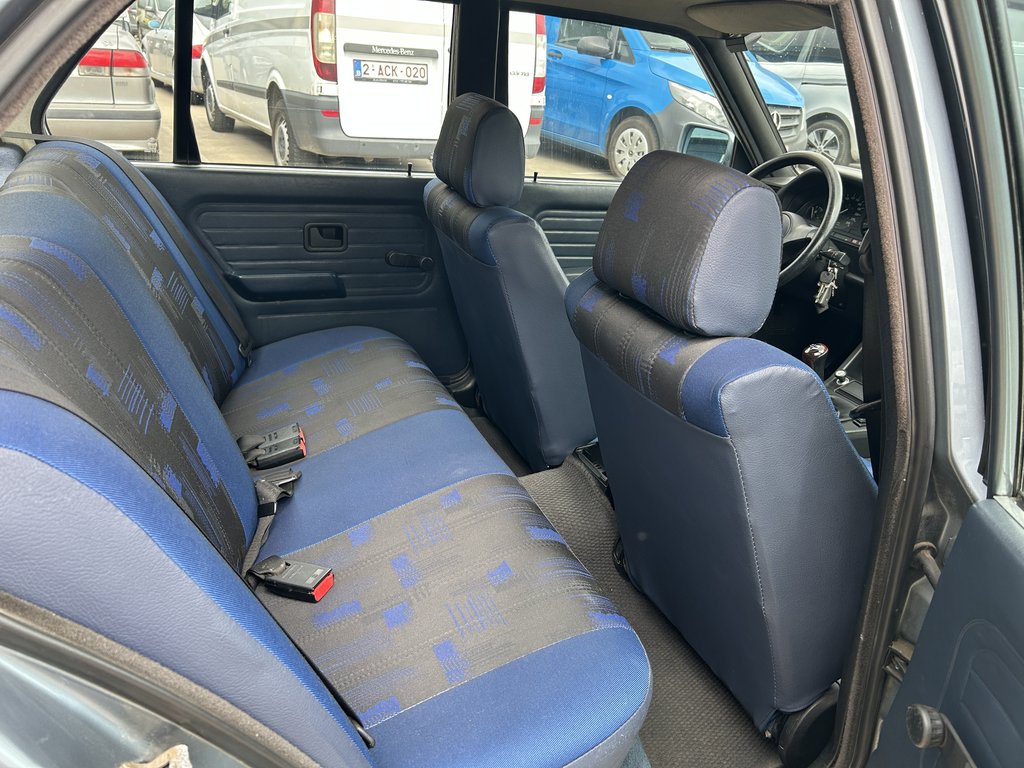 BMW 318i | 1988, foto 12