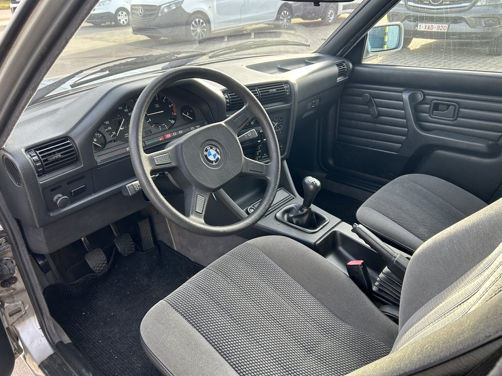 BMW 318i Touring | 1993, foto 2