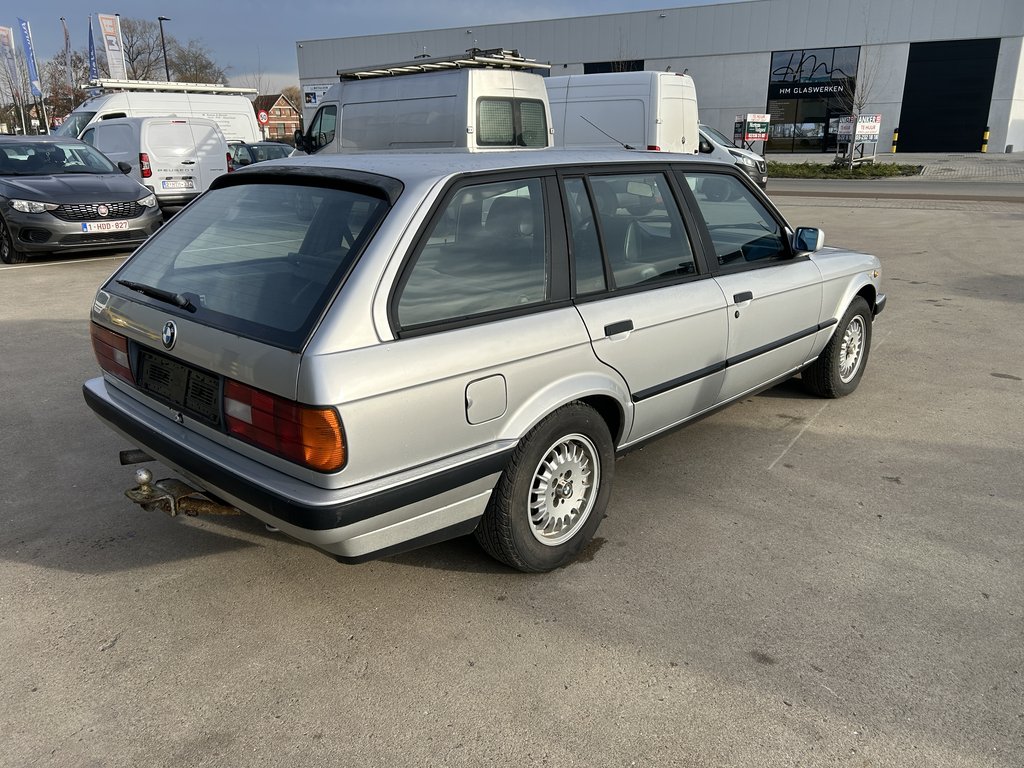 BMW 318i Touring | 1993, foto 4