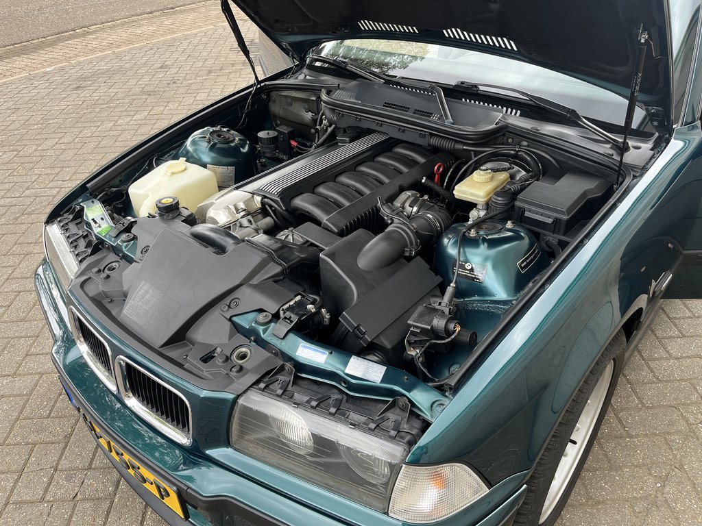 BMW 325i | 1995, foto 12