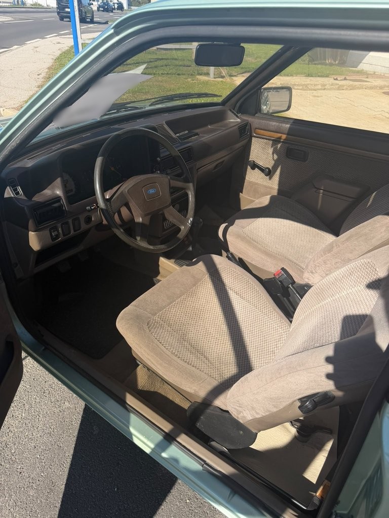 Ford Escort 1.3 Ghia | 1982, foto 2