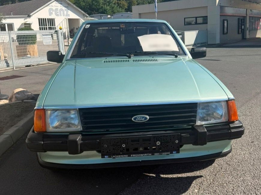 Ford Escort 1.3 Ghia | 1982, foto 3