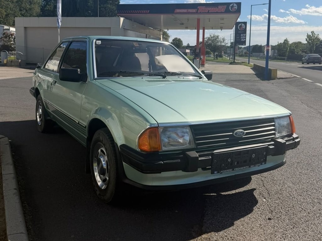 Ford Escort 1.3 Ghia | 1982, foto 4