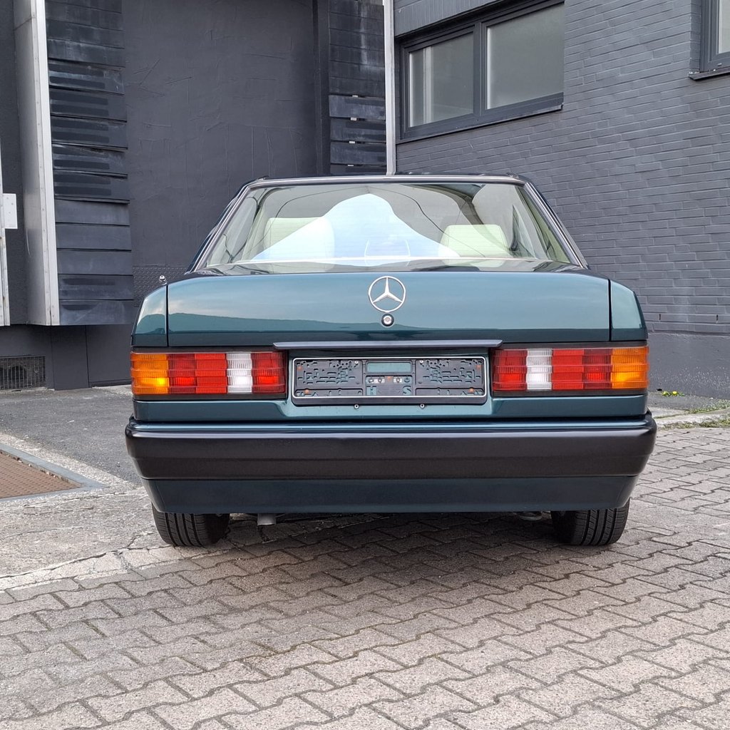 Mercedes-Benz 190 E 2.3 Limited Edition | 1993, foto 6