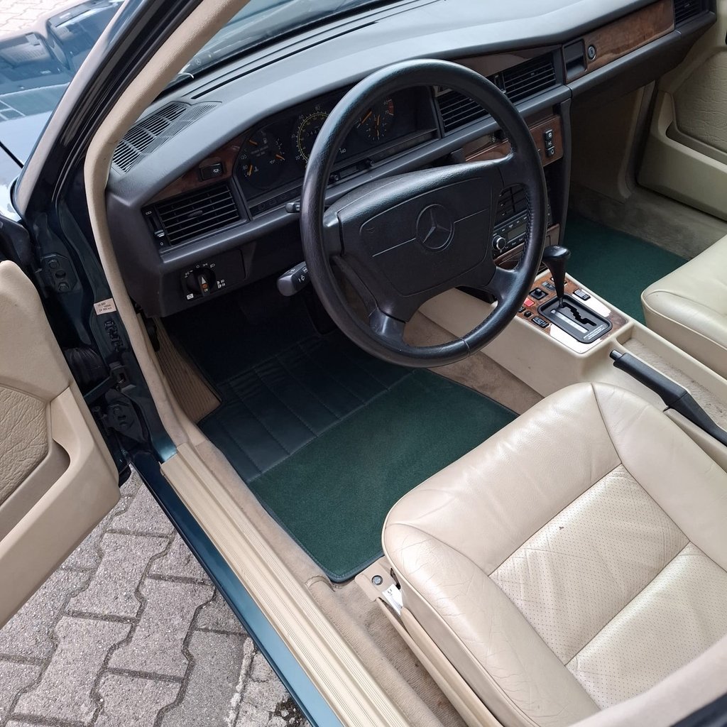 Mercedes-Benz 190 E 2.3 Limited Edition | 1993, foto 12