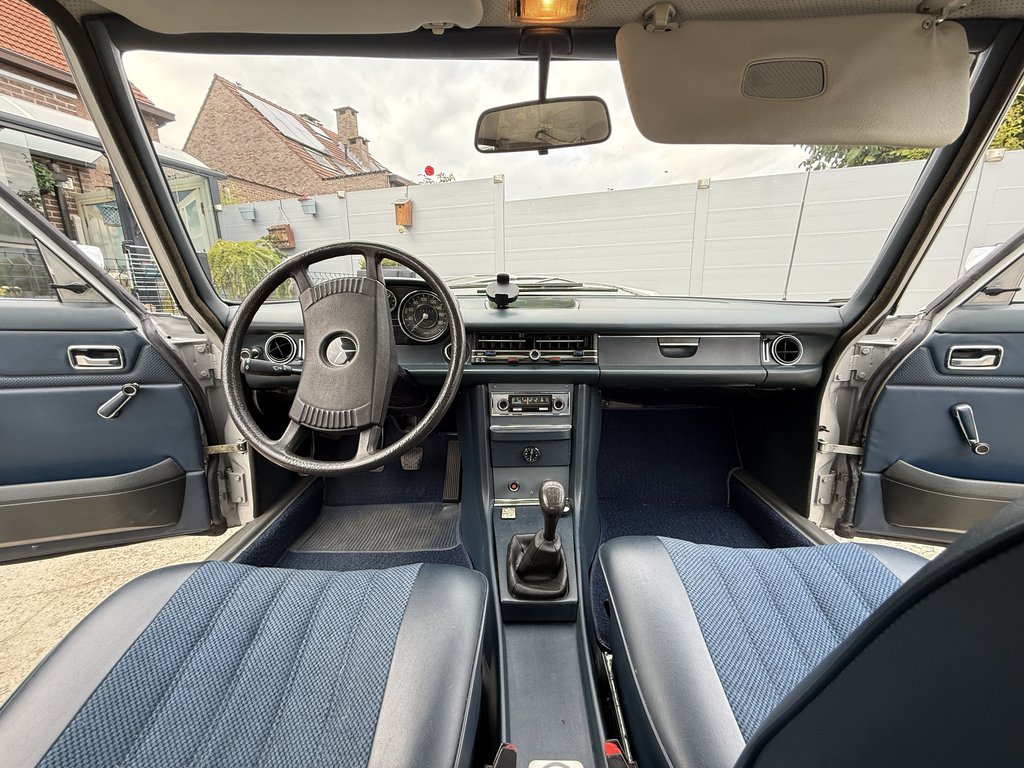 Mercedes-Benz 230 (W115) | 1975, foto 2