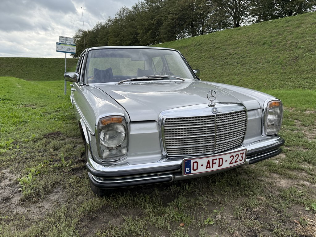 Mercedes-Benz 230 (W115) | 1975, foto 3