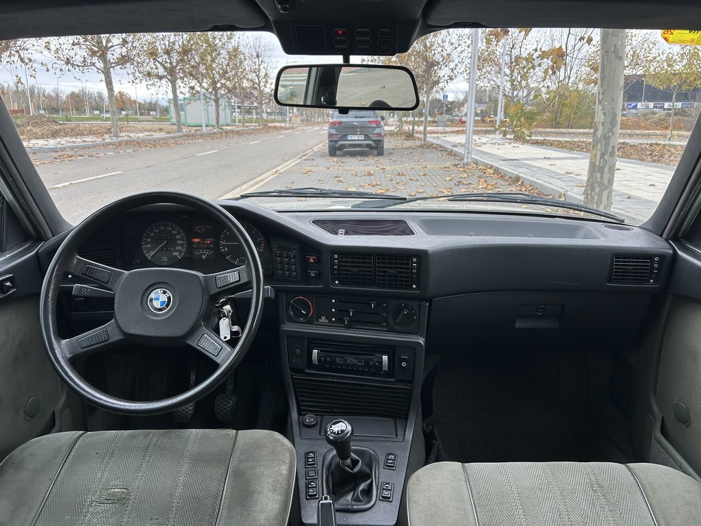 BMW 525i | 1983, foto 6