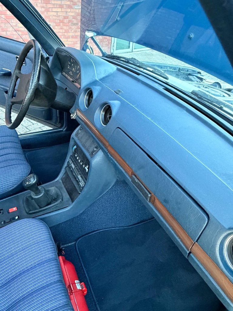 Mercedes-Benz 230 E | 1984, foto 9